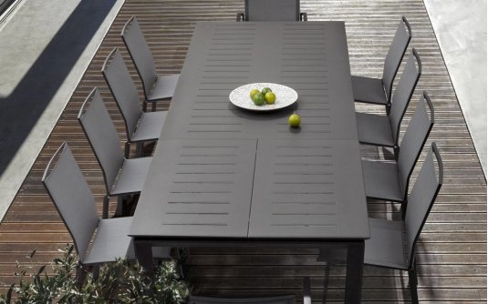 Ciemnoszary zestaw stołowy aluminiowy z rozkładanym stołem 160-240x100 KONNOR bizzotto Ciemnoszary zestaw stołowy aluminiowy z rozkładanym stołem 160-240x100 KONNOR bizzotto