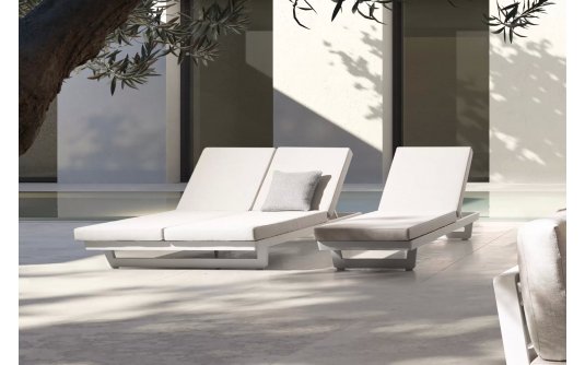 Białe dwuosobowe nowoczesne łóżko ogrodowe aluminiowe INFINITY bizzotto Białe dwuosobowe nowoczesne łóżko ogrodowe aluminiowe INFINITY bizzotto