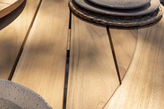 TEAK Dostępny TEAK Dostępny