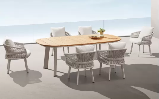 Beżowy zestaw stołowy ogrodowy AIO blat stołu teak Beżowy zestaw stołowy ogrodowy AIO blat stołu teak